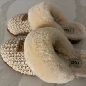 UGG Women's Cozy Slipper